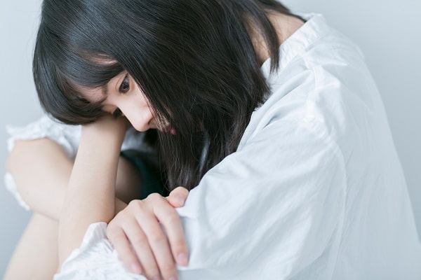 悩む保育学生