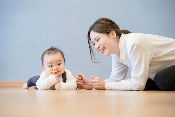 0歳児クラスの部分実習の様子