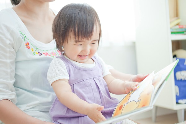 0歳児クラスの部分実習の様子