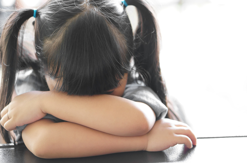 子どもを巻き込む「ハラスメント保育」とは