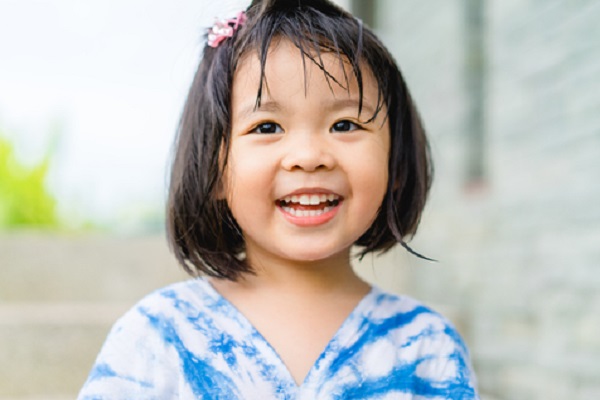 幼児期の終わりまでに育ってほしい「10の姿」とは。改定保育指針の内容や具体的な事例