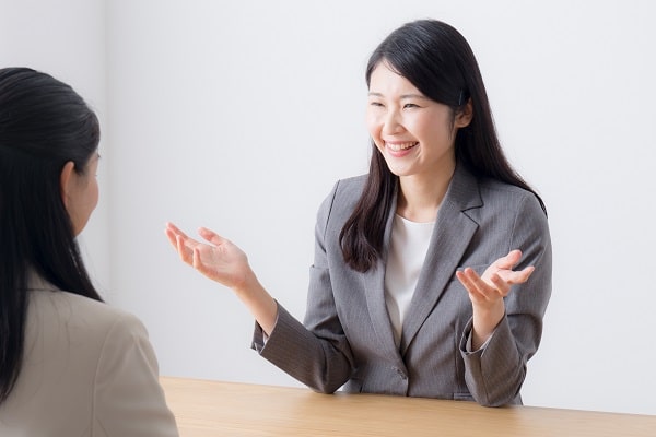 保育士とアドバイザー