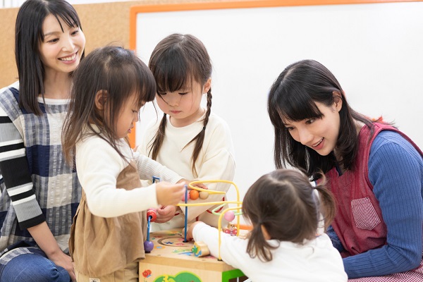 保育士の配置基準とは 自治体 施設ごとの基準や見直し 計算方法について 保育士求人なら 保育士バンク