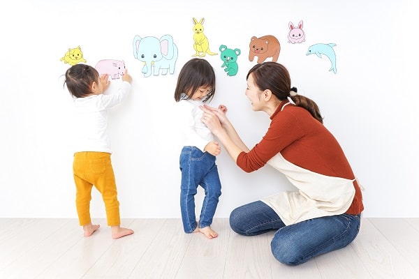 保育士資格を目指すのに年齢制限はある?現場の平均年齢層や定年事情