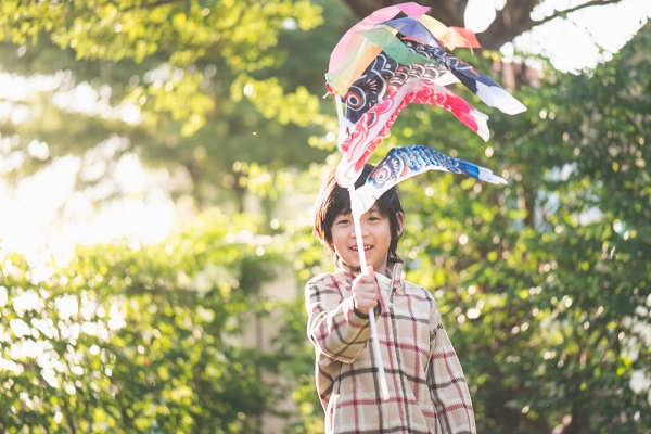 こどもの日の出し物に こいのぼりのペープサートの作り方 由来や台本作成のポイント 保育士求人なら 保育士バンク