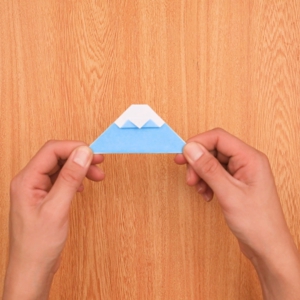 動画 日本で一番高い富士山を折り紙で作ってみよう 保育士求人なら 保育士バンク