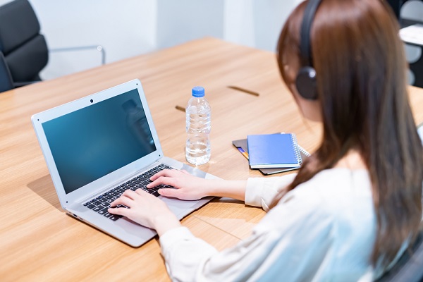 WEB面接を成功させるための対策。やり方やコツ、注意点