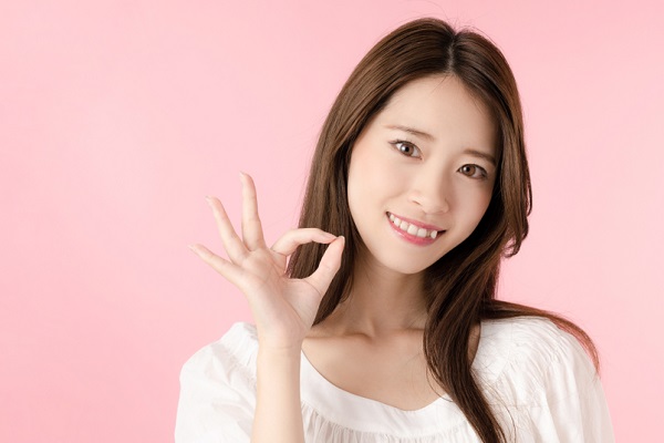 笑顔の女性