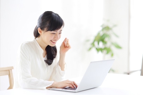 高卒から保育士になる方法。受験資格や通信教育を使った勉強法