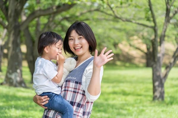 公務員保育士とは?給料や働き方について私立保育士との違いをくわしく解説!