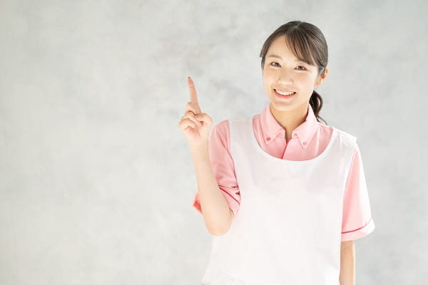笑顔の女性