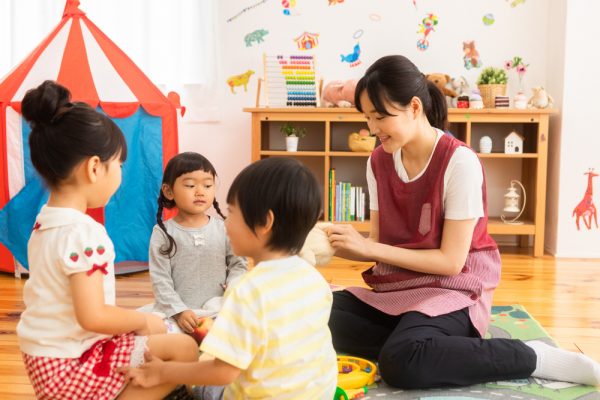 子どもと保育士