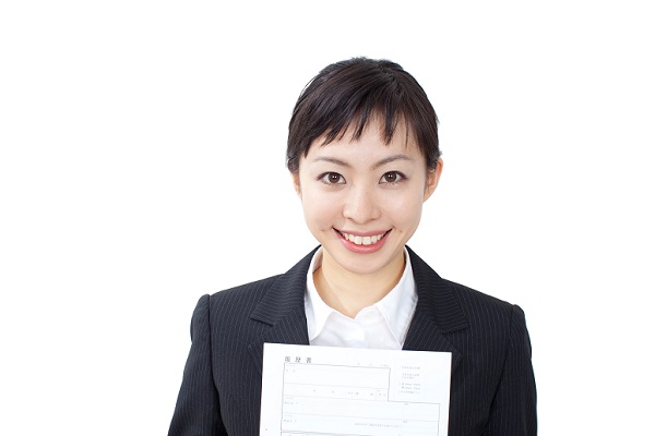 スーツの女性