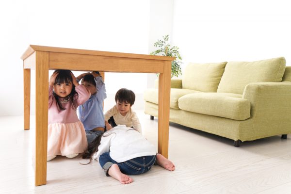 避難訓練 保育園で地震のときの逃げ方を説明するには 防災の大切さをわかりやすく伝えよう 保育士求人なら 保育士バンク 避難訓練 保育園で地震のときの逃げ方を説明するには 防災の大切さをわかりやすく伝えよう 保育士求人なら 保育士バンク