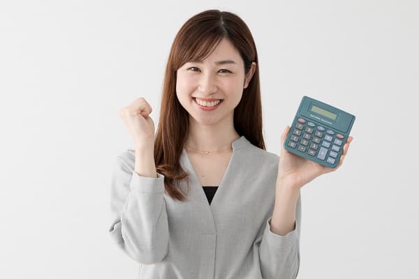 【2022年最新版】保育士さんの平均給料はいくら?引き上げによって今後賃金は上がるのか