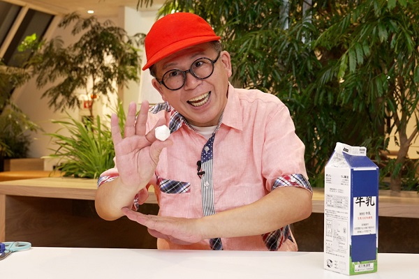 ティッシュの玉を見せるわくわくさん