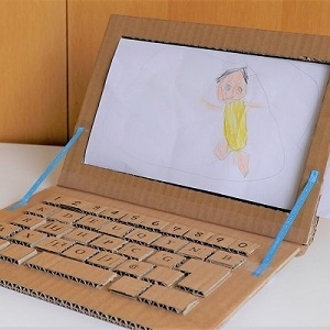 ダンボール工作で作るパソコンのおもちゃの作り方
