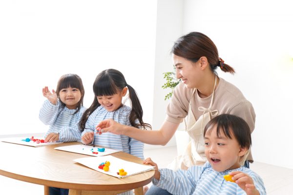子どもと保育士