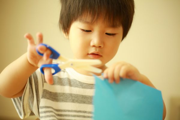 画用紙をきる