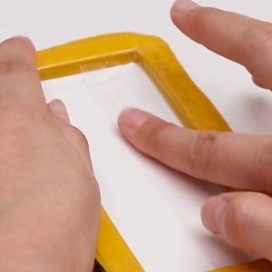 ダンボール工作で作るスマホのおもちゃの作り方
