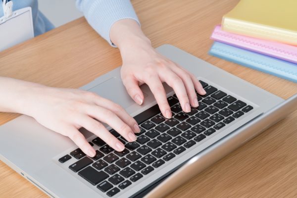 【保育士の転職】面接のお礼メールは必要?面接後の対応と例文