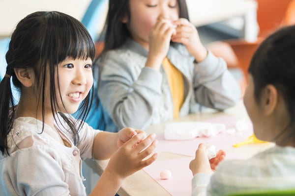 工作をする子ども
