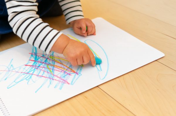 保育に使えるお絵描き遊びの技法やアイデア例 ねらいや援助のポイントとは 保育士求人なら 保育士バンク