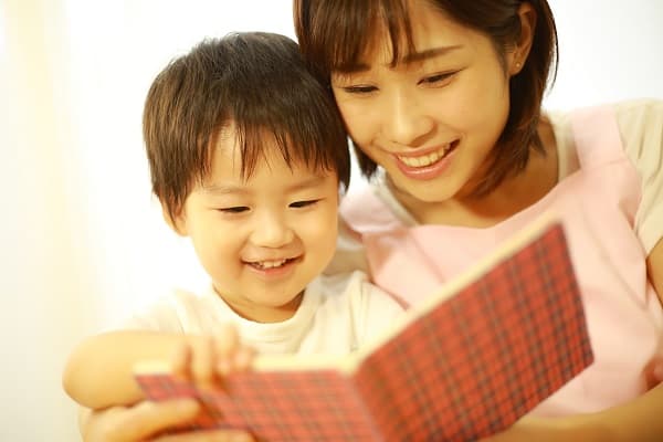 千葉市の保育士事情。市が取り組む給料改善事業や家賃補助、待機児童数など