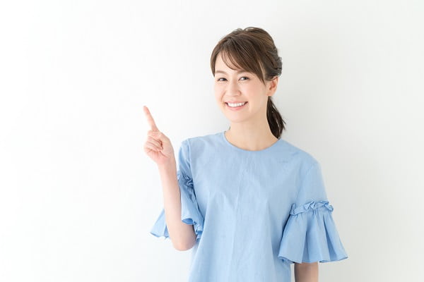 指をさす人