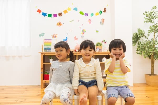 保育園で英語を楽しもう 歌やゲーム 遊び方のアイデア紹介 保育士求人なら 保育士バンク 保育園で英語を楽しもう 歌やゲーム 遊び方のアイデア紹介 保育士求人なら 保育士バンク