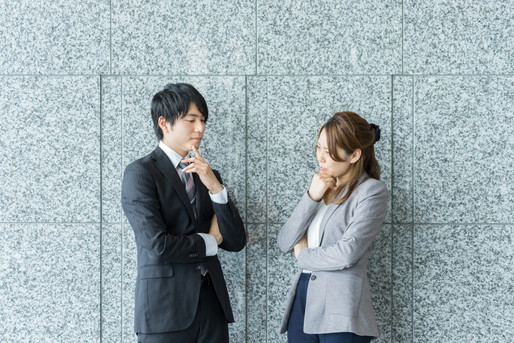 トラブル対応に追われる新入社員