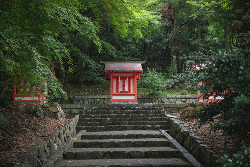 小さな祠