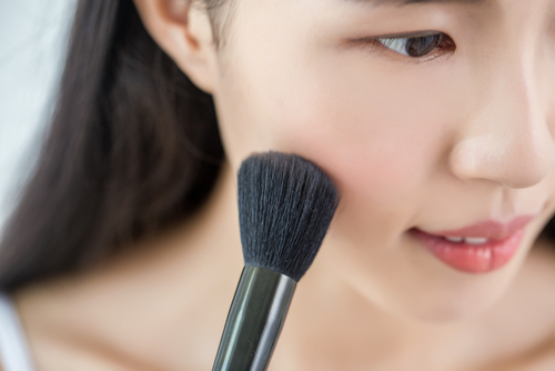 保育士のメイクで気をつけることは? 崩れ防止・時短のポイント