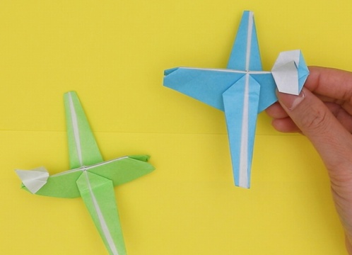 【動画】折り紙で作る本格的な飛行機