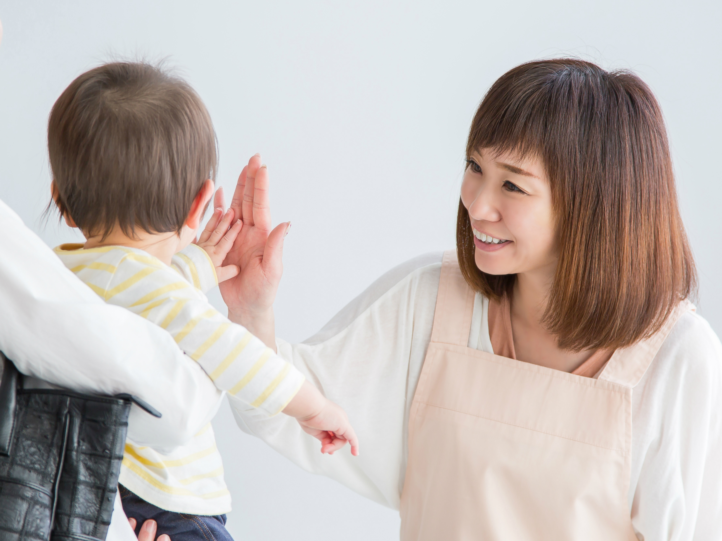 保育士の給与事情。平均給料や、今後の賃金引き上げについて