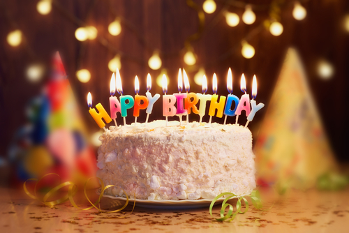 保育園でのお誕生日会。ペープサートやマジックの出し物のアイディア