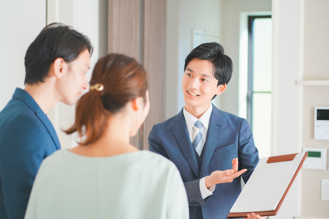 営業人材の育成方法とは？育成ステップからポイント、注意点も解説 | オンライン研修・人材育成 - Schoo（スクー）法人・企業向けサービス