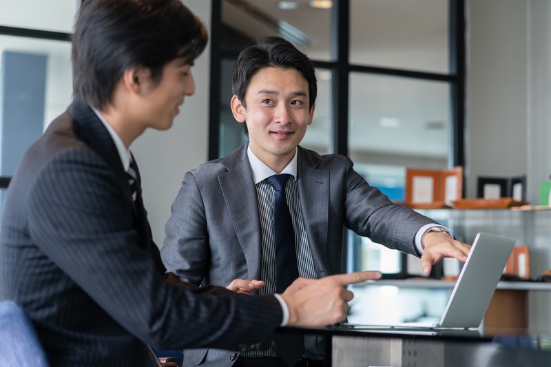 1on1ミーティングが「意味ない」と感じる理由と、意味ある時間に変える方法を解説 | オンライン研修・人材育成 - Schoo（スクー）法人・企業向けサービス