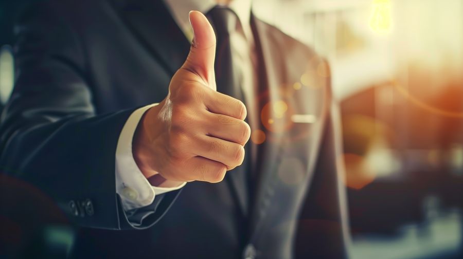 アファメーションとは？メリットとから注意点まで、効果の出し方を解説 | オンライン研修・人材育成 - Schoo（スクー）法人・企業向けサービス