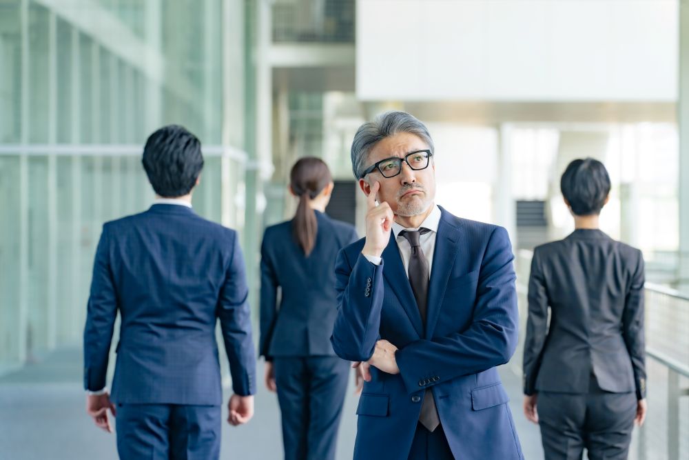 連鎖退職とは？起きる原因や悪影響、企業がすべき対策を詳しく解説 | オンライン研修・人材育成 - Schoo（スクー）法人・企業向けサービス