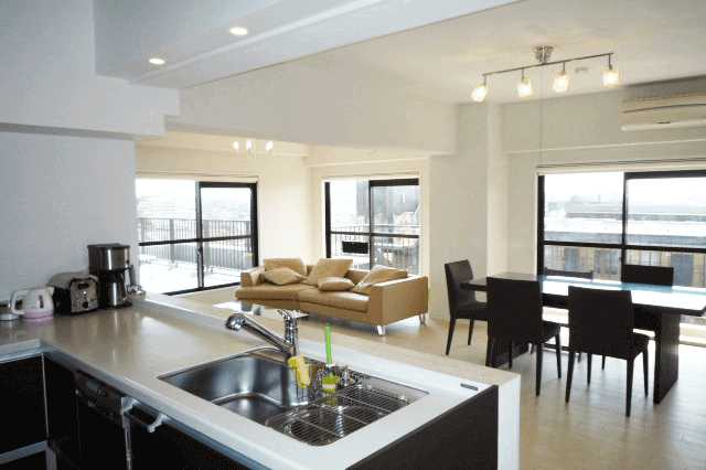 リビングの壁紙の選び方とは リフォーム価格 おすすめコーディネート例7選 A リフォーム費用の一括見積り リショップナビ