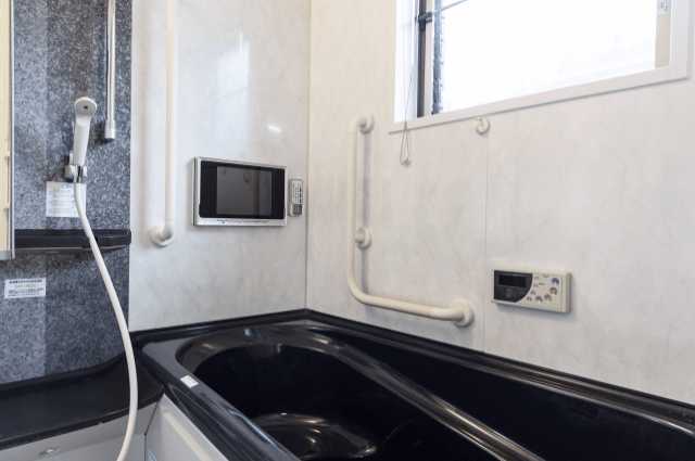 お風呂にテレビを付けたい セルフでの交換や取り付けはng リフォーム費用の一括見積り リショップナビ お風呂にテレビを付けたい セルフでの交換や取り付けはng リフォーム費用の一括見積り リショップナビ