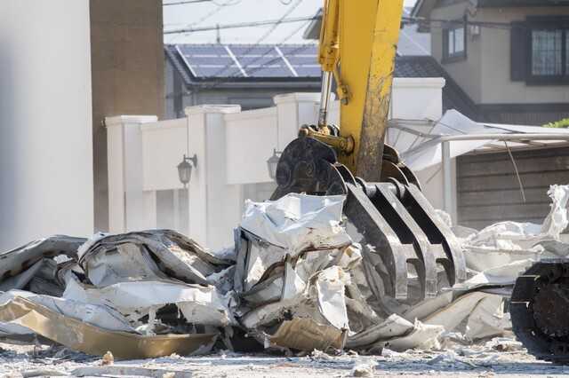 重機による解体
