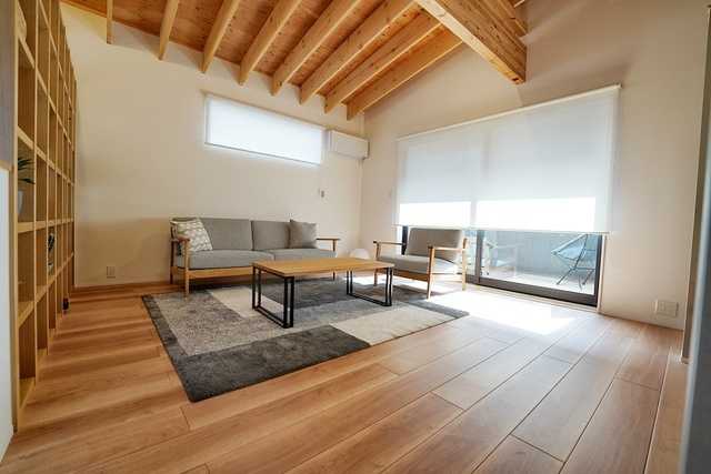 リビングを広く見せるレイアウト術｜事例やリフォームでのコツも紹介