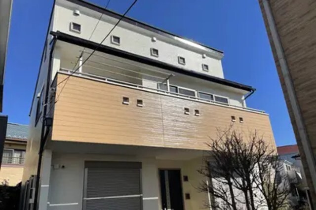 株式会社彩輪 施工事例/屋根・外壁塗装工事をした戸建て(築15年)