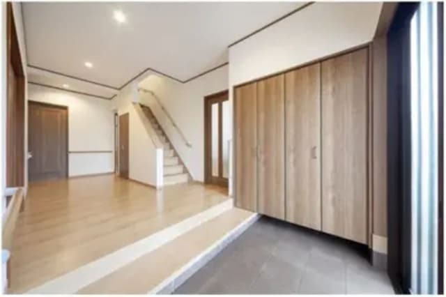 住友不動産株式会社(新築そっくりさん) 施工事例/温かな雰囲気の玄関