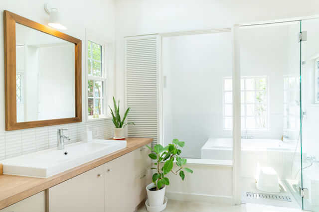 おしゃれなお風呂 浴室にリフォームするコツ9選 参考にしたい施工事例もご紹介 リフォーム費用の一括見積り リショップナビ おしゃれなお風呂 浴室にリフォームするコツ9選 参考にしたい施工事例もご紹介 リフォーム費用の一括見積り リショップナビ