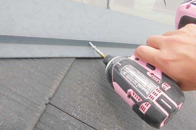 ④棟板金の釘が浮いている・抜けている
