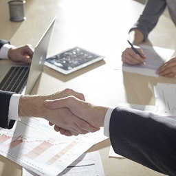 電力小売自由化に参入する企業一覧と事業提携の目的