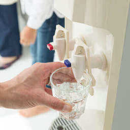 ウォーターサーバーの電気代ってどれくらい？人気メーカー10社比較！